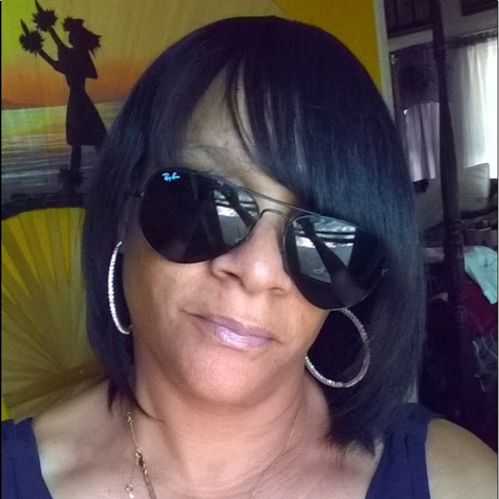 Meet your Posher, Beverly